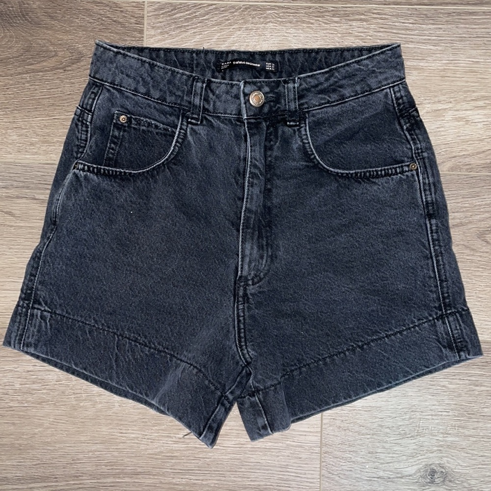 ZARA high waisted black denim shorts. Size US 2.